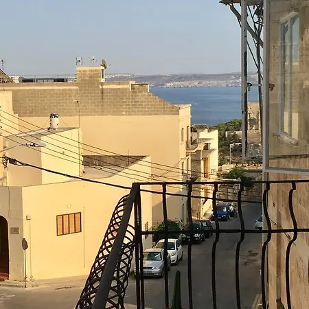 The Gardens بيت ضيافة *